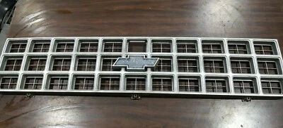 1979 雪佛兰 C/K 10 Scottsdale Grille 二手 原始设备制造商。 14007544  — 第 1/4 张图片