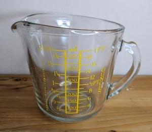 Vintage Measuring Jug JAJ England Pyrex Clear & Yellow Retro 50s 60s 1 Pint MCM - Picture 1 of 6