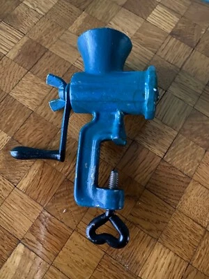 Old meat grinder blue large doll's kitchen dollhouse dollhouse meat grinder - Image 1 of 4