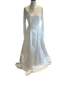 Vestido de novia original blanco satinado bordado con cuentas talla 12 $500 - Imagen 1 de 3