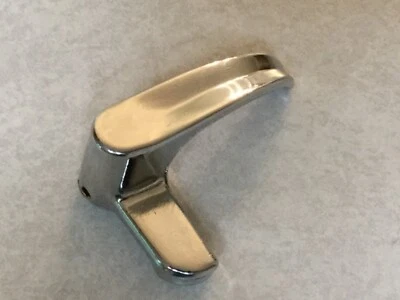 1960 - 1965 FORD FALCON MERCURY COMET RH FRONT DOOR VENT WINDOW HANDLE - Image 1 of 4