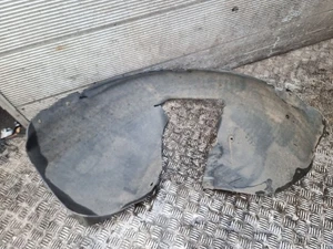 VOLKSGWAGEN GOLF INNER WHEEL ARCH FRONT RIGHT OSF PET SEMI AUTO HATCH BACK 2009 - Picture 1 of 8