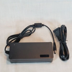 Fuente de alimentación conmutada de CA a CC 12V 5000mA para tira de luz LED HTY-1205000 - Imagen 1 de 13