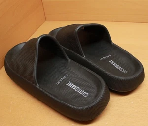 Cushionaire Herren Feather Cloud Pillow Pantolette Sandale Größe US9/ EU42 in Schwarz - Bild 1 von 10