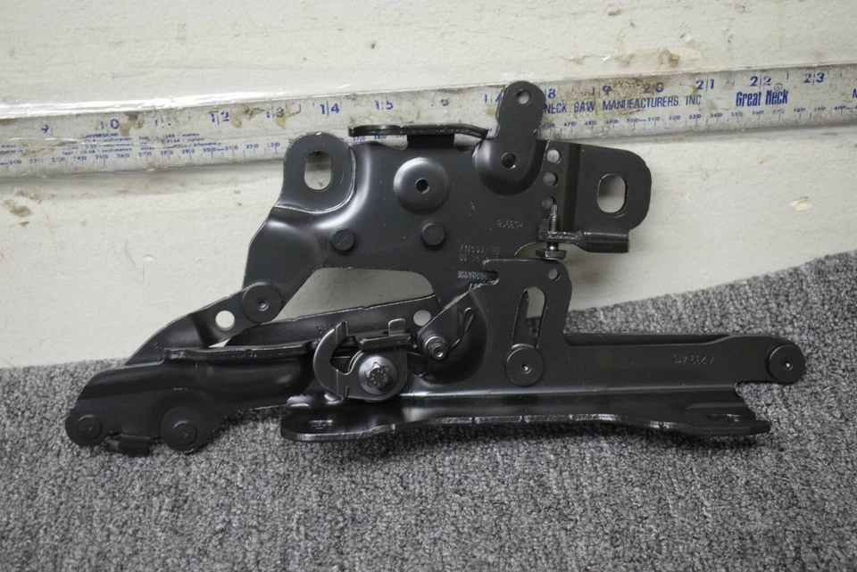 BMW 340I 2016 bloqueo de pestillo del capó OEM de fábrica Foto 1 de 4