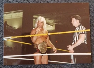 💥1️⃣9️⃣9️⃣0️⃣ Original Ric Flair 3.5x5 Photo vintage NWA WCW Wrestling Horsemen - Picture 1 of 2