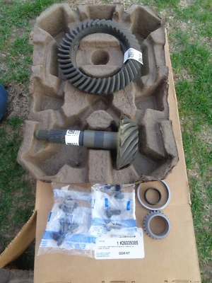NOS GM 26039385 1990 CADILLAC BROUGHAM 94 CAPRICE IMPALA RING PINION GEAR KIT - Image 1 of 3