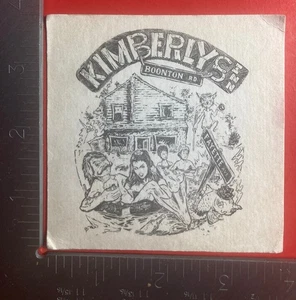 Sottobicchiere da birra quadrato Kimberly's Inn 3,5 pollici - Foto 1 di 2