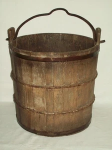 Primitiver Brunneneimer aus Holz & Metall ~ schönes Ausstellungsstück für Landhaus & Küche - Bild 1 von 10