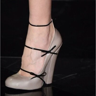 Mujer Puntera Redonda Tacones Gruesos Tacones Altos Zapatos Mariposa Arcos Charol Foto 1 de 4