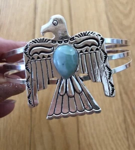 Himmelblau Larimar gestempelt Donnervogel Manschette Armband, passt Handgelenkmaß 6,5”-8” - Bild 1 von 6