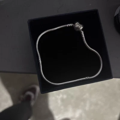 2025-HOT-New-Moments-Heart-Clasp-Snake-Chain-Bracelet-S925-Sterling-Silver-+BOX - Image 1 of 3