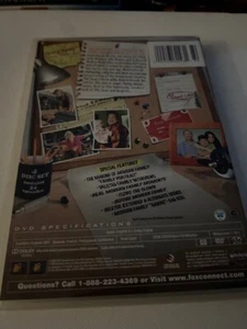 Modern Family: The Complete First Season DVD 4-disc Set - Picture 1 of 9