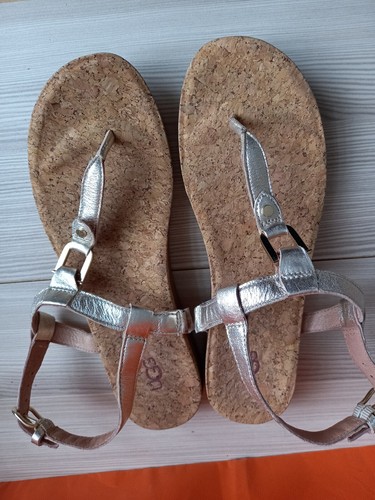 Sandali da donna oro UGG taglia EU 40 US 9 UK 7