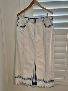 CUE light denim long straight skirt Size 16 in perfect condition - Picture 1 of 7