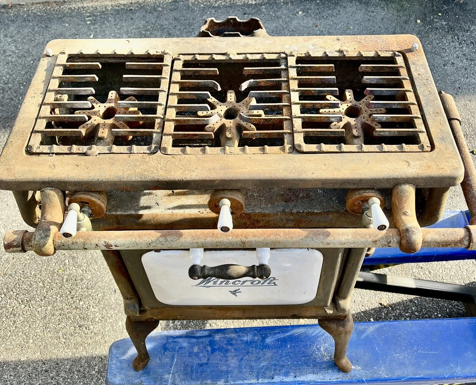 Wincroft  1920s ? Antique Gas Cookstove 3 Burners & Oven Complete Fully Intact - Image 1 of 4