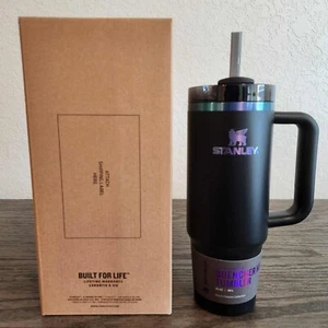 Stanley: BLACK CHROMA 30 Unzen Löscher H2.0 FlowState Becher AUTHENTISCH NEU IM KARTON - Bild 1 von 7