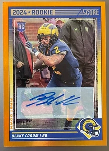 2024 SCORE SIGNATURES First Down #389 BLAKE CORUM RC AUTO 8/10 RAMS - MICHIGAN - Picture 1 of 2