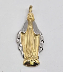 Ciondolo/fascino Vergine Maria in oro giallo 10 kt* 2 toni massiccio - Foto 1 di 6