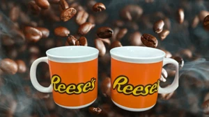 2er Set Reese's Galerie Erdnussbutter Tasse Kaffee / Heiße Schokolade Becher NEU - Bild 1 von 4