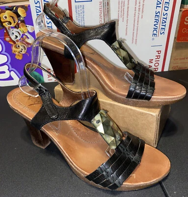 Naya ARNELLI Heels T-Strap Sandals Abalone Shell Detail Comfort Womens Size 11M - Image 1 of 4