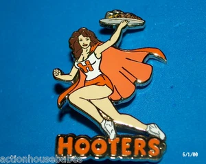 HOOTERS GIRL BRUNETTE SERVER WAITRESS PIN (STAFF WEST COAST) SUPER HERO/CAPE - Picture 1 of 4