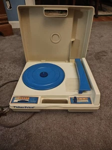 Fonografo vintage Fisher-Price #825 33/45 giri 1978 portatile FUNZIONANTE - Foto 1 di 8