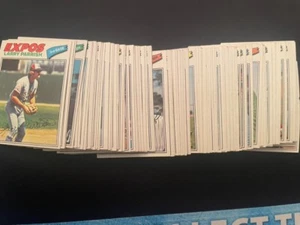 1977 TOPPS BASEBALL NEAR COMPLETE SET 484/660 - Picture 1 of 2