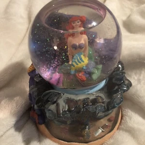 DISNEY'S THE LITTLE MERMAID "UNDER THE SEA" MUSICAL SNOWGLOBE Working No SCUTTLE - Picture 1 of 3