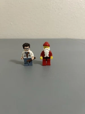 Lego Scientist 10758 Jurassic World Minifigure & Santa Clause - Image 1 of 4