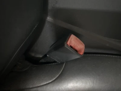 Cinturón de seguridad delantero derecho usado se adapta a: Nissan Altima 2008 canastilla hebilla de pasajero Foto 1 de 4