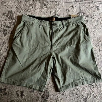 Men's Foundry Everyday Casual Comfort Stretch Flat Front Shorts New Sz 44 Green - Image 1 of 4