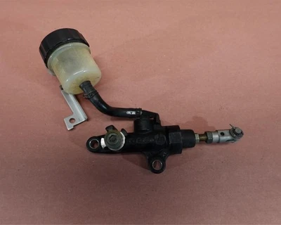 Cilindro maestro de freno trasero Yamaha YZF R1 2004-2006 Foto 1 de 4