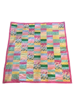 Manta para bebé con edredón de patchwork hecha a mano 48 in. x 50 in. Pastel suave floral - Imagen 1 de 4