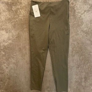 NWT Fabletics Pants Womens Large PONTE SKINNY ZIP-SPLIT Olive Green High Waist - Picture 1 of 9