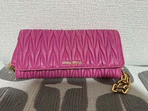 Portafoglio catena Miu Miu Matelasse tracolla pelle rosa USATOnale origin