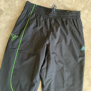 NEW Sz XL Men’s Adidas Trae Young Basketball Pants Black HS6875 $85 Lined - Picture 1 of 10