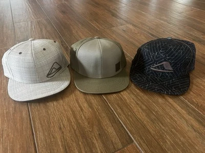 A lot of 3 Surf/Skate Hat Bundle - Reef/Volcom - Image 1 of 4