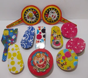 Vintage Metall Blech Litho Handgerät Silvester Lärmmacher 11 Stück - Bild 1 von 2