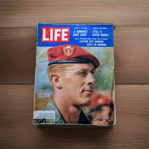 Vintage LIFE Magazine April 8, 1966 - Capt. Pete Dawkins Cover - Pall Mall Ad - Bild 1 von 3