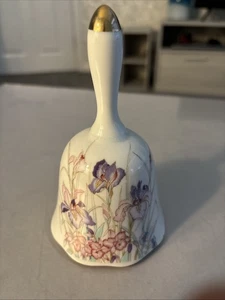 Campana de cerámica vintage con lirios - Campana de mano - Hecha en Japón - 13 cm de alto - Imagen 1 de 3