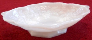 Milk Glass Dish Serving Bowl Candy Dish Grapes - Picture 1 of 4