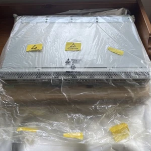 ARISTA EM-7300X-32Q-LC 7300X-32Q , 32 port 40GbE QSFP+ EMC 105-572-015-00 - Afbeelding 1 van 3