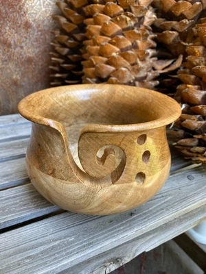 Cuenco de hilo de madera Susan Bates Foto 1 de 4