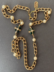 Collier vintage neuf avec étiquette Carol Dauplaise fausses perles et émeraudes ton or - Photo 1/12