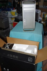Apple Mac Pro 1.1 / Intel Dual Core 2GHZ / 5GB RAM / OS 10.6.3 / Original BOX - Bild 1 von 10