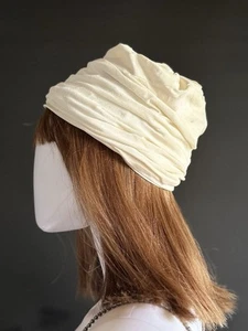 Schicker elfenbeinfarbener Vintage Turban Stil Hut von Valerie - Bild 1 von 6