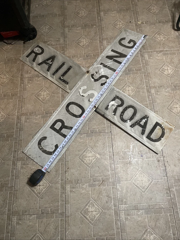 De colección AUTÉNTICO Ferrocarril Cruce Cross Bucks Aluminio Letrero 48" x 9” Agujeros de bala Foto 1 de 1