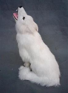 lindo muñeco lobo modelo plástico y pieles de la vida real blanco en cuclillas unos 23 cm - Imagen 1 de 1
