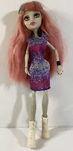 Monster High Doll Rochelle Goyle Ghoul Mattel Pink Hair 2011 - Picture 1 of 9